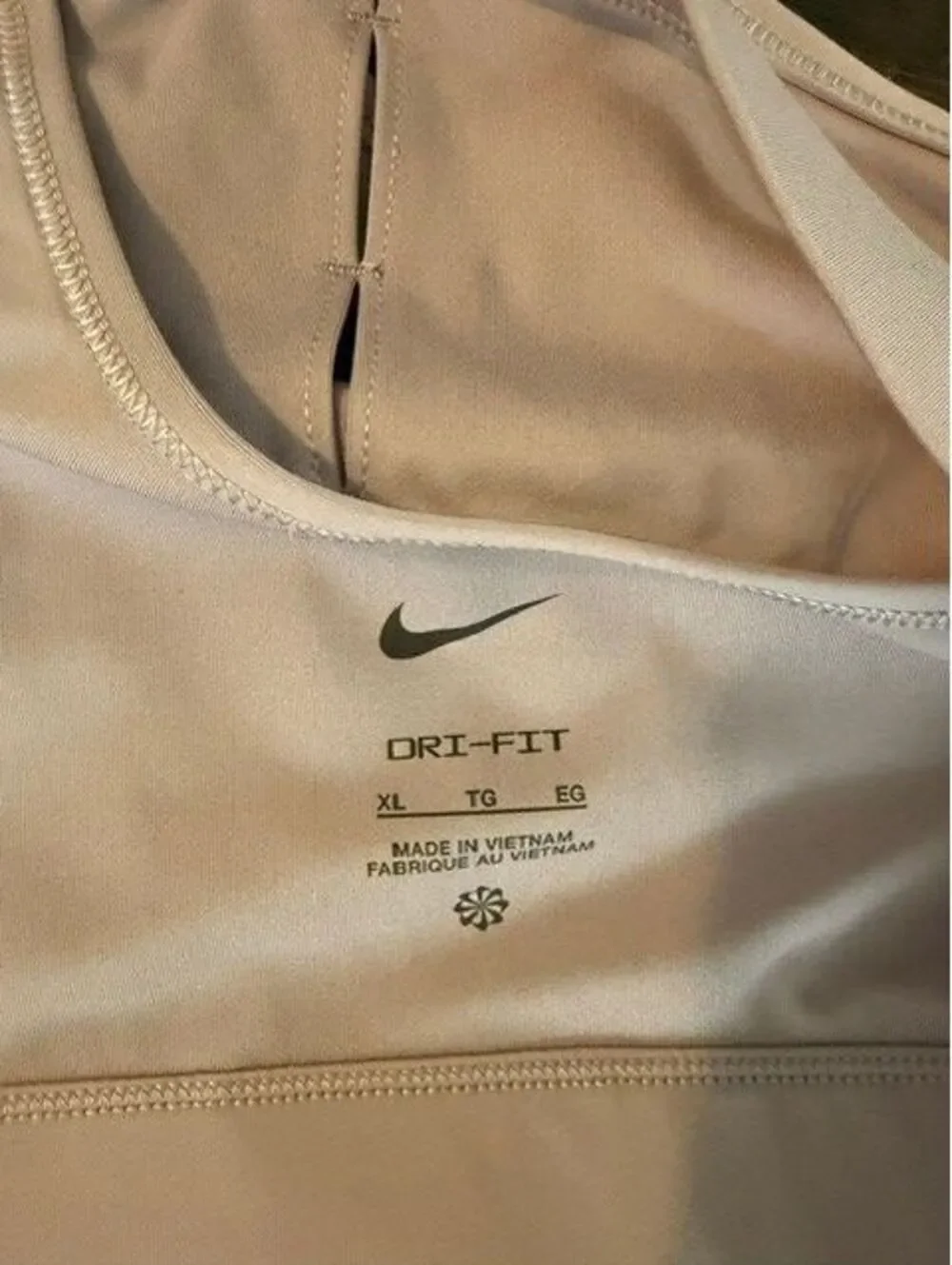 NWOT Nike Women's Yoga dri-fit swoosh sports bra in lavender size XL